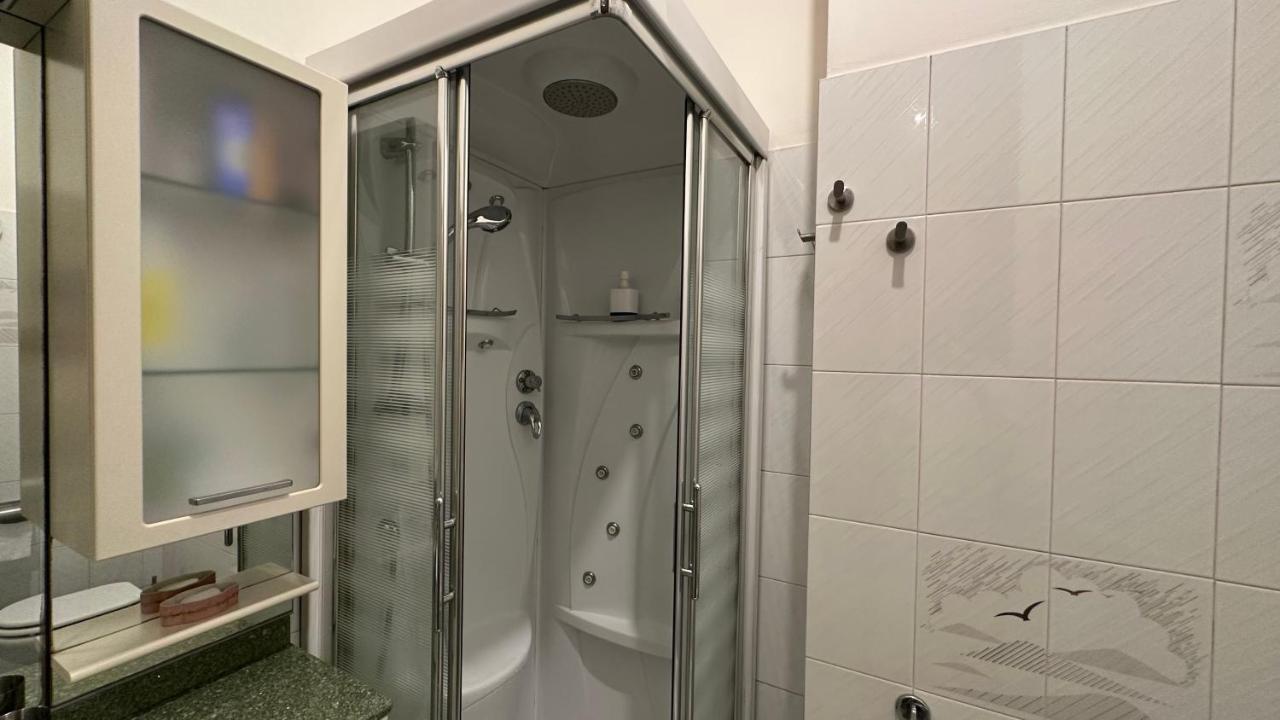 Dehomes - Two Bedrooms, Terrace, Wi-Fi, Tram To Centre & Rho Fiera Milano Exteriör bild