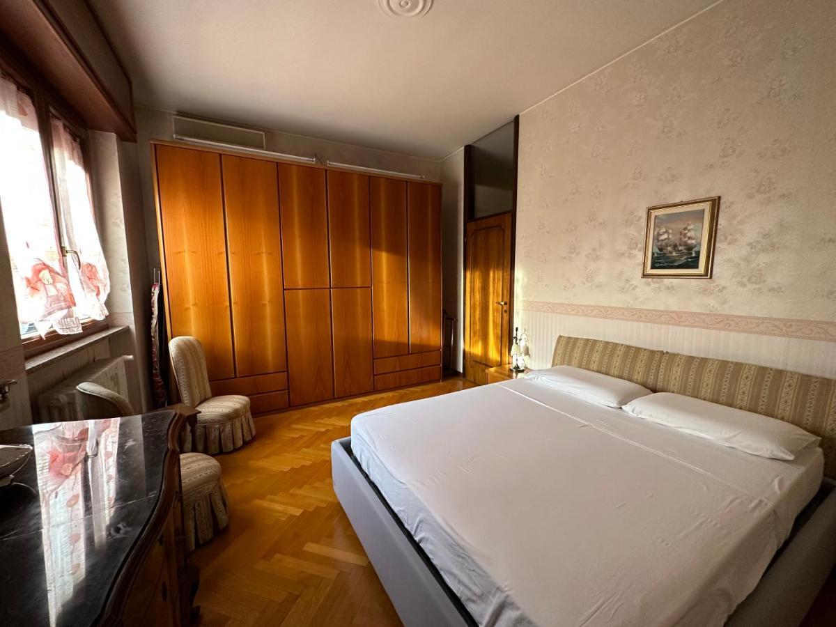 Dehomes - Two Bedrooms, Terrace, Wi-Fi, Tram To Centre & Rho Fiera Milano Exteriör bild