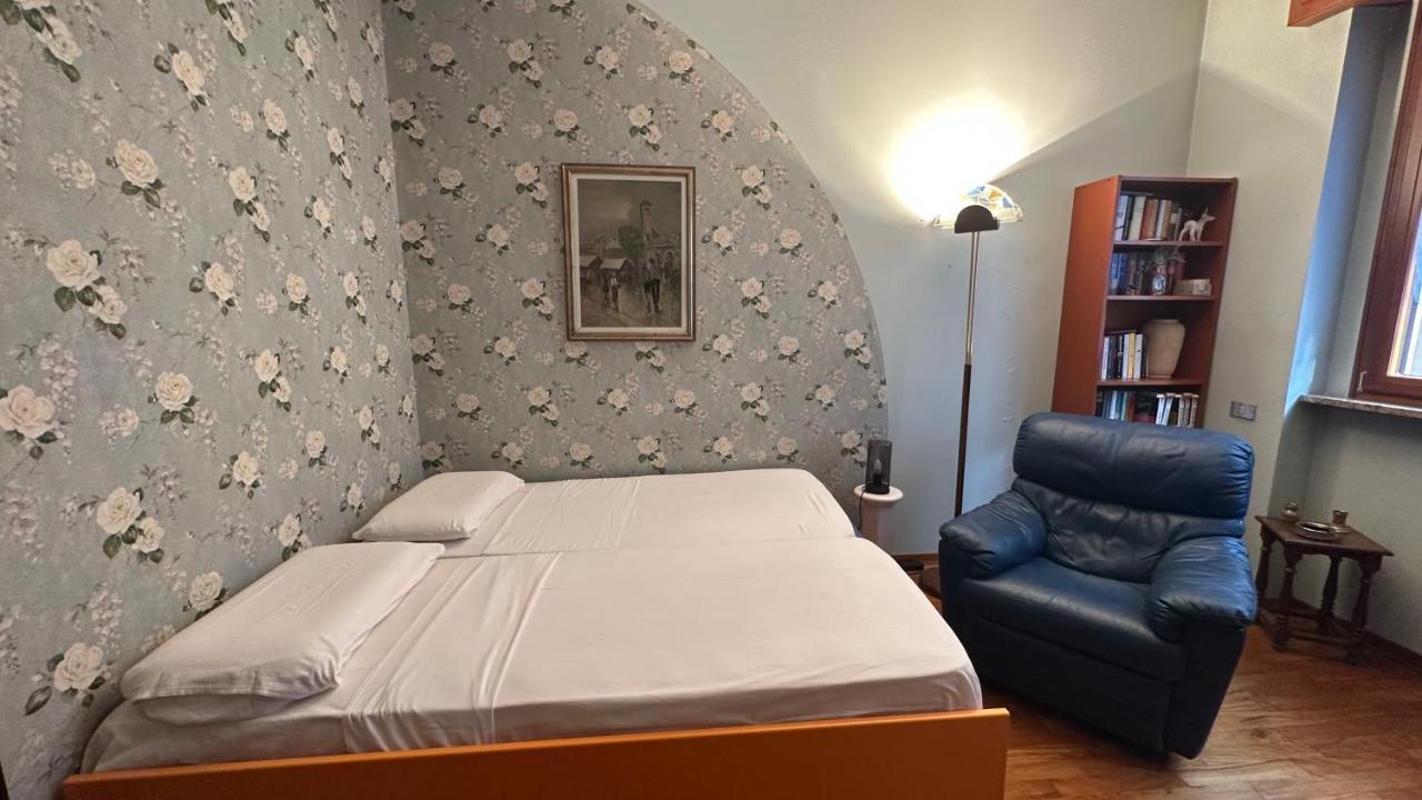 Dehomes - Two Bedrooms, Terrace, Wi-Fi, Tram To Centre & Rho Fiera Milano Exteriör bild