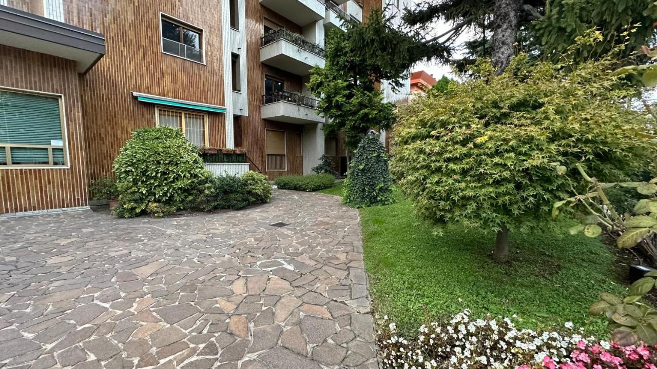 Dehomes - Two Bedrooms, Terrace, Wi-Fi, Tram To Centre & Rho Fiera Milano Exteriör bild
